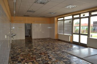 HOLÍČ na predaj budova v blízkosti centra mesta - 4