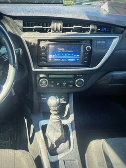 Predám náhradné diely Toyota Auris 2012-2018 Motor 1.6 valve - 4