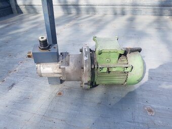 Elektromotor 1.1 kw s prevodovkou - 4