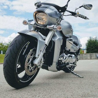 Suzuki Intruder 1800 M1800R - 4