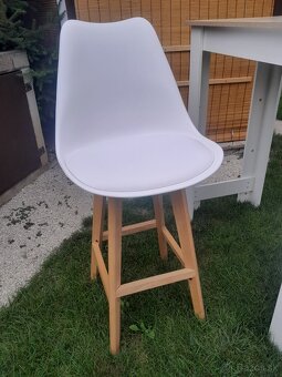 Barovy stol a 2 barové stolicky - 4