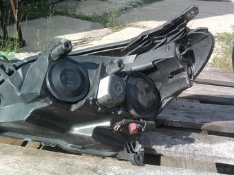 Predam na Opel astra H predne a zadne svetla - 4