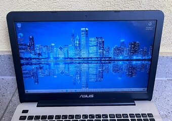 Asus Vivobook / i5 5200U / 8GB RAM / 256GB SSD / 15.6" - 4