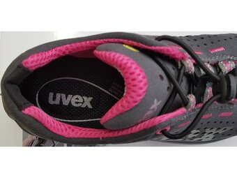 Pracovná obuv UVEX - 4