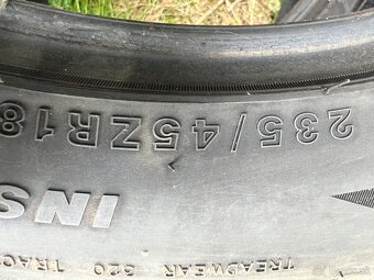 235/45 r18 - 4