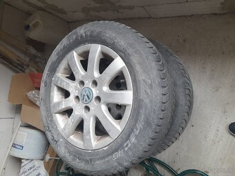 Elektróny na zimnych pneumatikoch 195/65 r15 - 4