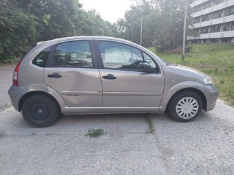 Citroën C3 r. 2009 54kW šedá metalíza - 4