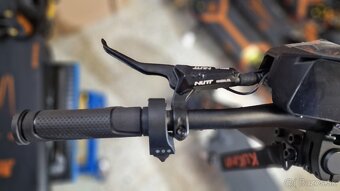KUkirinG4 2000W s hydraulickými brzdami elektrická kolobežka - 4