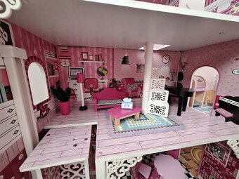 Drevený domček pre barbie s LED ,vytahom a smyklavkou - 4