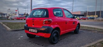 Toyota Yaris 1.0 - 4