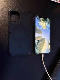 iPhone 12 - 4
