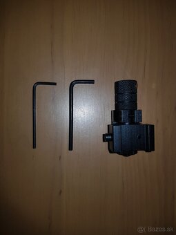 menší laserový zameriavač – červená bodka - 4