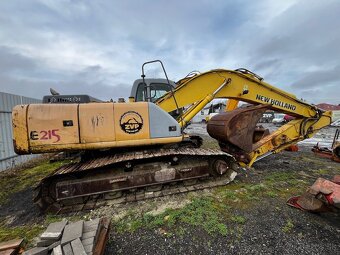 NEW HOLLAND E 215 - 4