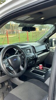 Ford F150 - 4
