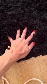 Velky cierny koberec s dlhym vlasom 200x330 - 4