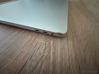 Apple MacBook Pro 15,4" 2018 - 4