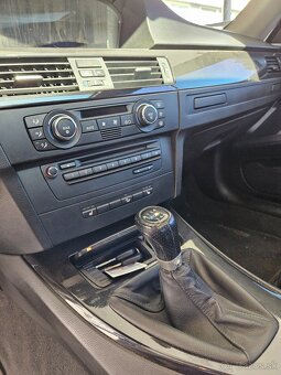 BMW e92 325xi manuál - 4