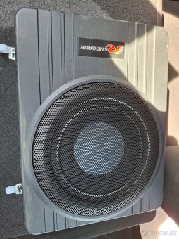 Subwofer pod sedacku - 4