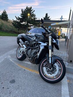 MV Agusta Brutale 750 - 4