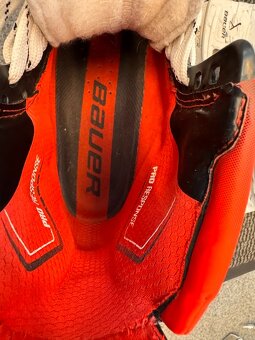 BRUSLE BAUER VAPOR X5 PRO  NOVÉ NOŽE  vel.46/10,5 FIT 2 - 4