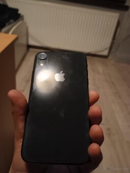 Predám Iphone XR - 4