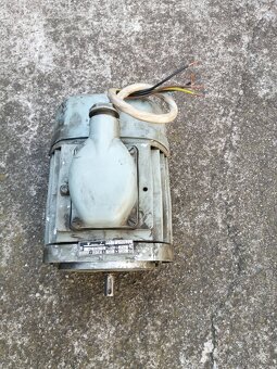 Elektromotor 120 w, 1380 ot /min, 400V - 4