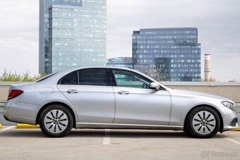 Mercedes-Benz E trieda Sedan 220 d 4MATIC A/T - 4