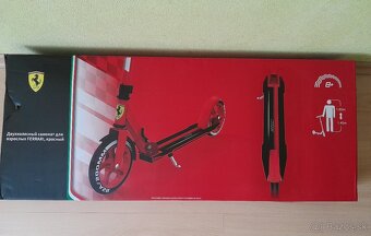 Kolobežka Ferrari a set chrániče a prilba - 4