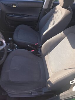 Hyundai i20 1,2i 16V, rv 2011, kúpený v SR - 4