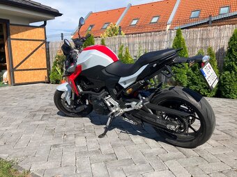 BMW F900R - 4