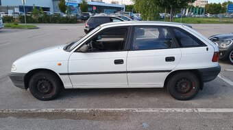 Predám Opel Astra Classic 1.6 s takmer novými pneumatikami - 4