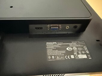 Predám 24-palcový LCD monitor Philips - 4