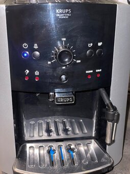 Kávovar Krups Quattro force EA81 - 4