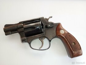 Revolver Smith&Weson - 4