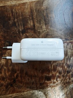 Iphone 16 Pro 256 GB čierny titán - 4