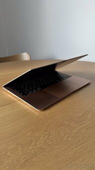 MacBook Air 13-palcový Retina 2019 Rose gold - 4