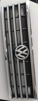 VW Touareg 3 760 maska chladica Touareg 3 chrom rline - 4