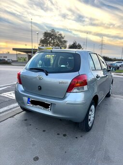 Toyota Yaris 1.0 VVTI, 51 kW – 2. majiteľ, len 163 583 km, n - 4