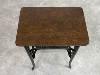 Príručný stolík thonet s vejarovým dekorom - 4