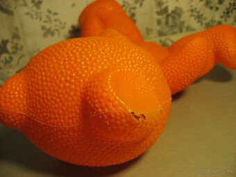 Retro macko oranžový plastový - 4