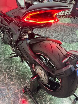 MV Agusta Dragster 800R 1. maj DPH 1980km - 4