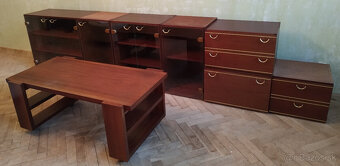 Starý nábytok- VITRÍNY, KOMODY - 4