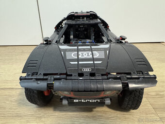 Lego Technic 42160 Audi RS Q e-tron - 4