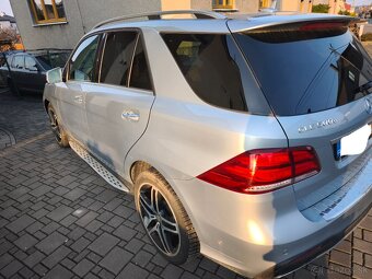 Mercedes Benz GLE 500 e - 4