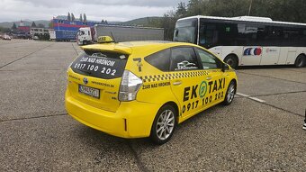 Toyota Prius Plus + LPG - 4