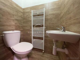 Prenájom, 40 m² priestoru v centre Nových Zámkov - 4
