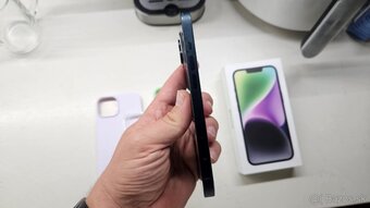 Apple iPhone 14 čierny 128GB - nová batéria - 4
