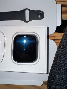 Apple watch SE 44mm 2.generácie, Midnight - 4