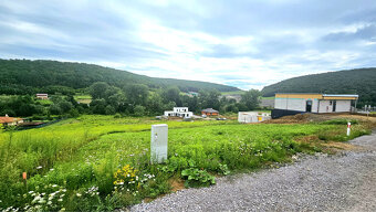 Stavebný pozemok s IS v novej lokalite – Kanaš (1063 m²) - 4