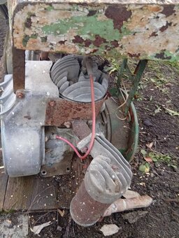 Predám tieto 2 stabilné motory - 4